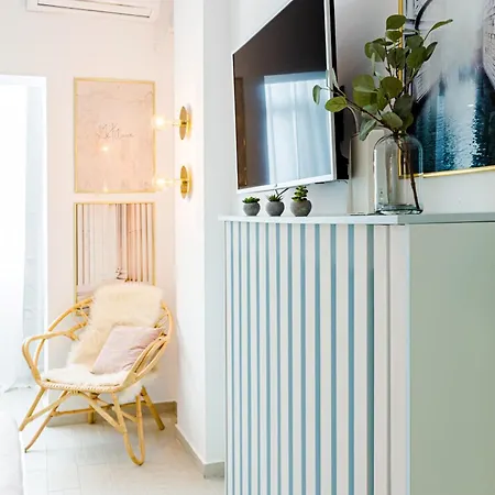 Downtown Living - Modern By Athenaeum Апартаменти *