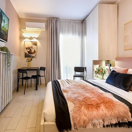 Downtown Living - Modern By Athenaeum Апартаменти *