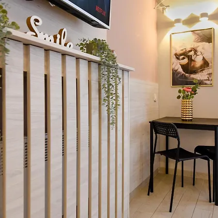 Downtown Living - Modern By Athenaeum