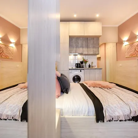 Downtown Living - Modern By Athenaeum Apartment *
